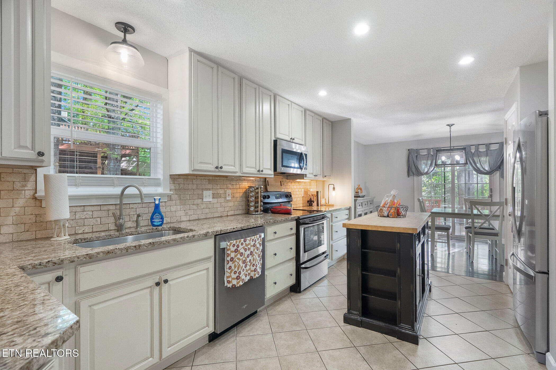 9140 Colchester Ridge Road Knoxville, TN 37922 - Photo 9 of 35 Kitchen
