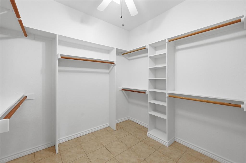1616 Nash-Howard Road Waxahachie, TX 75165 - Photo 26 of 36 a view of an empty walk in closet
