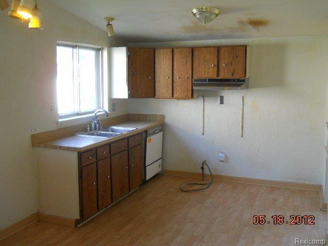 29622 Judith Street Inkster, MI 48141 - Photo 3 of 11 kitchen.JPG