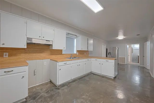 $249,900 | 8017 Colorado Street, East Bernard, TX 77435