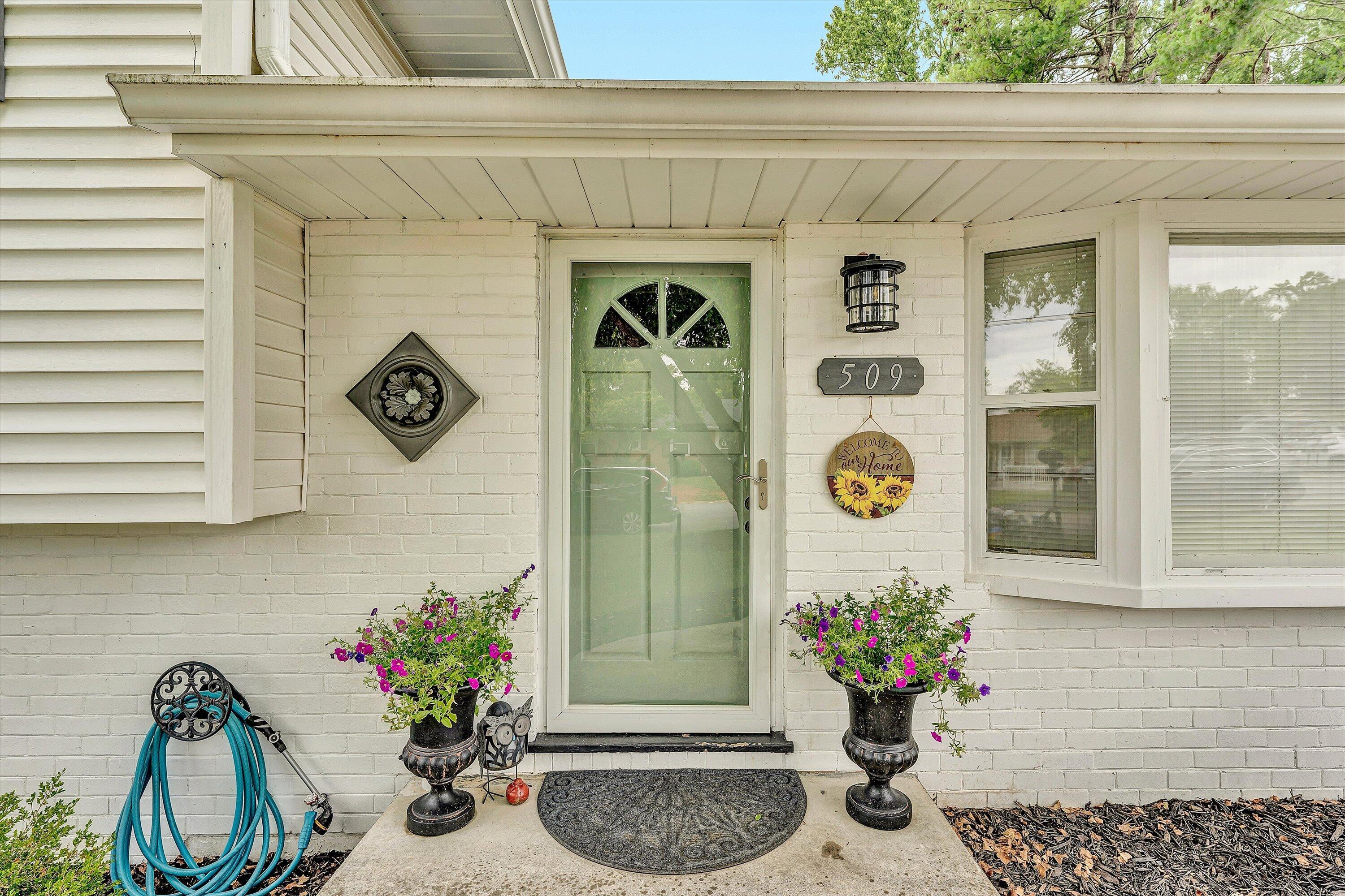 509 Water Oak Road Roanoke, VA 24019 - Photo 4 of 29 04-DSC05377
