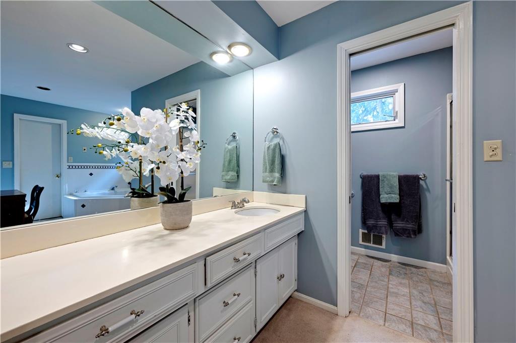 7900 Sagamore Road Leawood, KS 66206 - Photo 31 of 42 Gallery Image 31