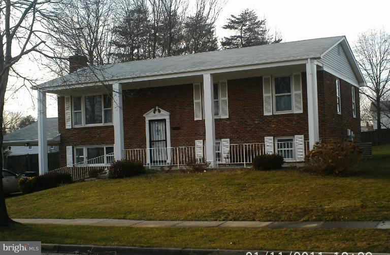11607 Roulade Place Clinton, MD 20735 - Photo 5 of 7 Exterior (Front)