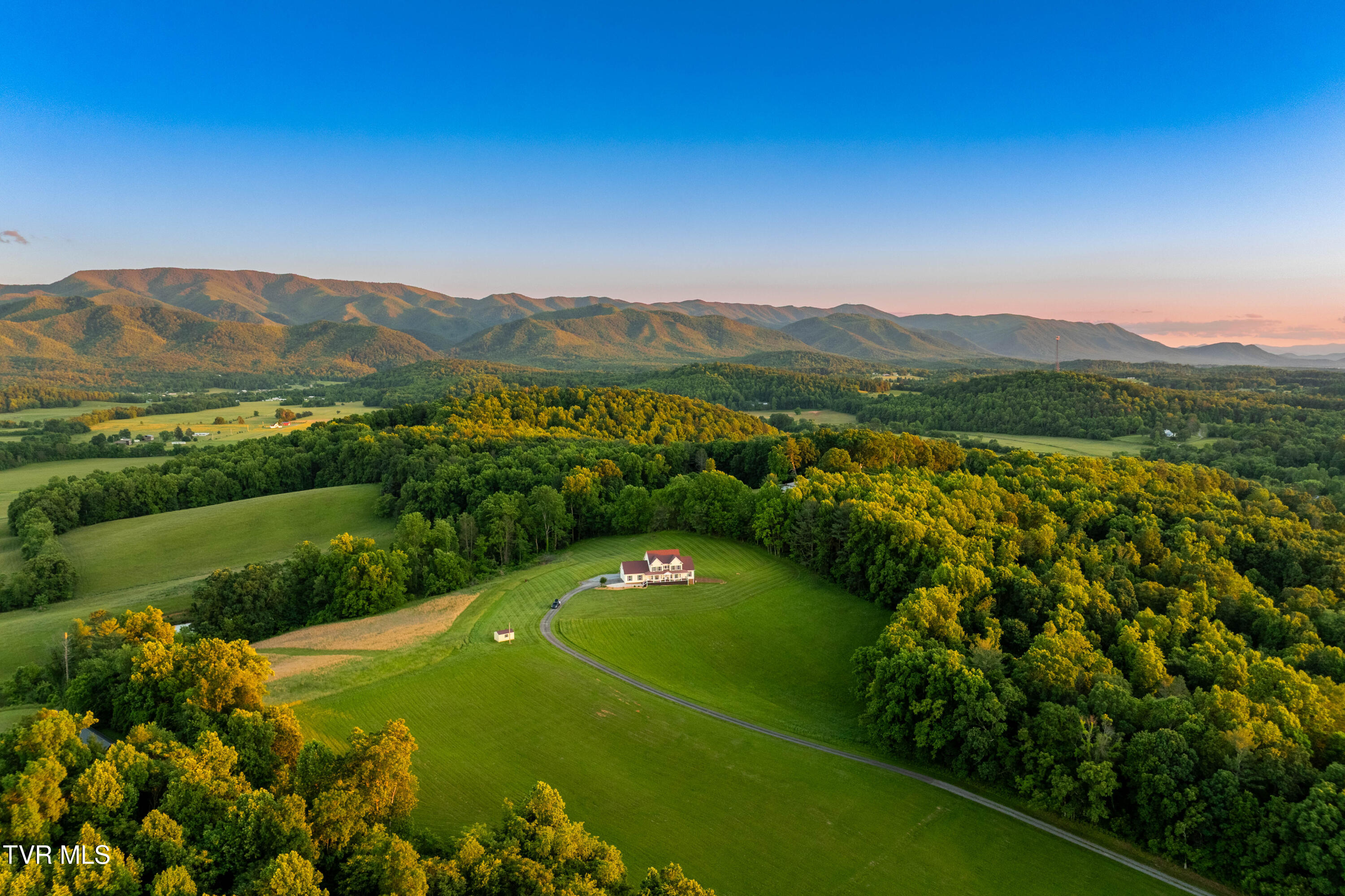7540 Erwin Highway Chuckey, TN 37641 - Photo 5 of 77 7540 Erwin Hwy (8 of 146)