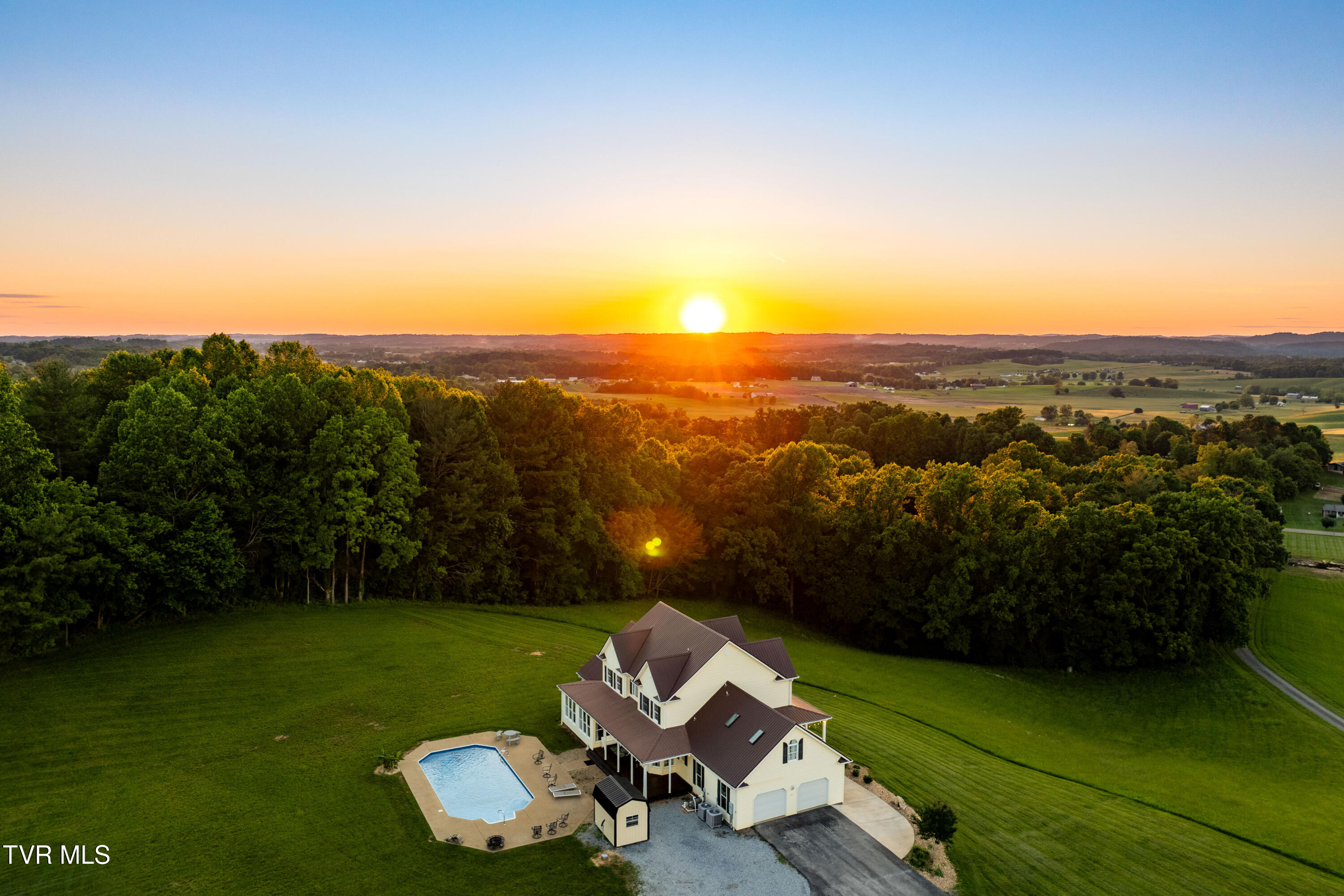 7540 Erwin Highway Chuckey, TN 37641 - Photo 9 of 77 7540 Erwin Hwy (11 of 146)