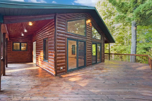 $600,000 | 4615 West 112th Street, Grant, MI 49327