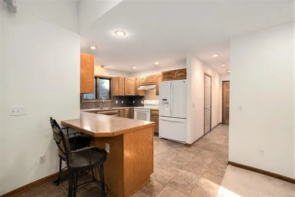 $600,000 | 4615 West 112th Street, Grant, MI 49327