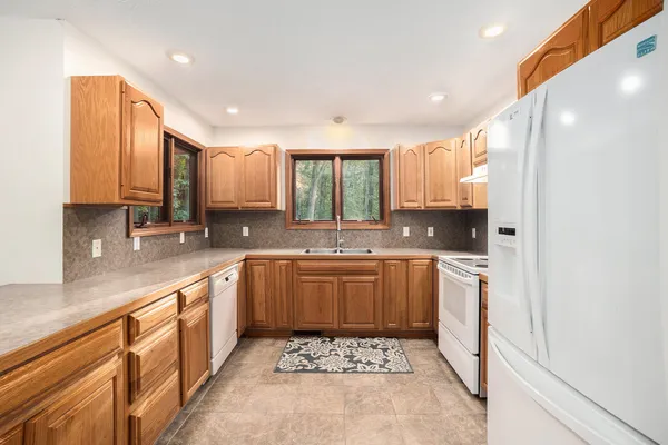 $600,000 | 4615 West 112th Street, Grant, MI 49327