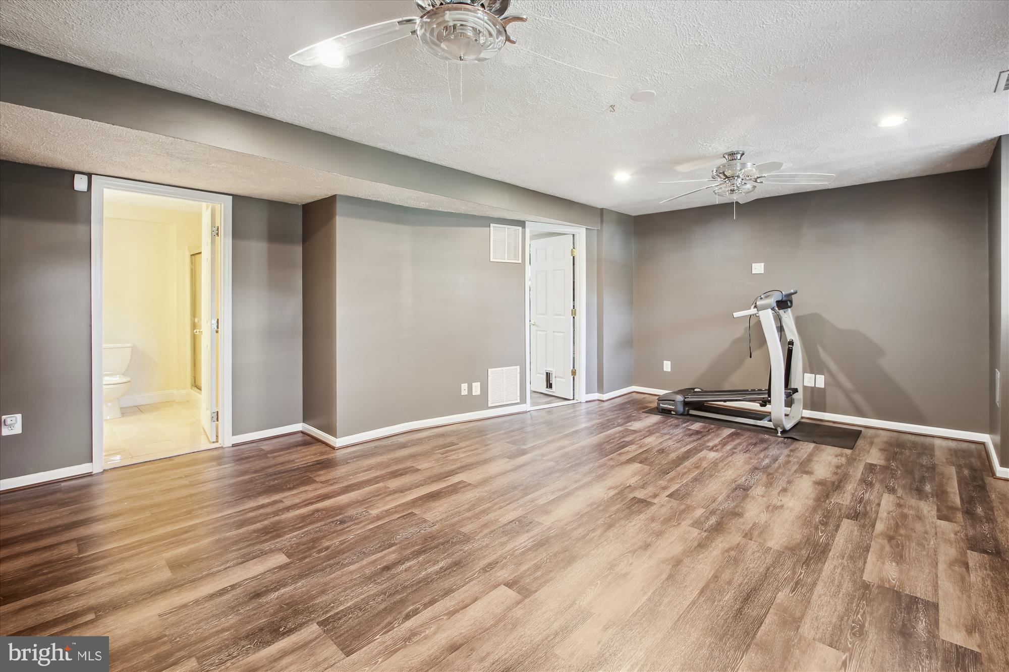 8097 Solley Road Pasadena, MD 21122 - Photo 36 of 52 Primary Suite 2