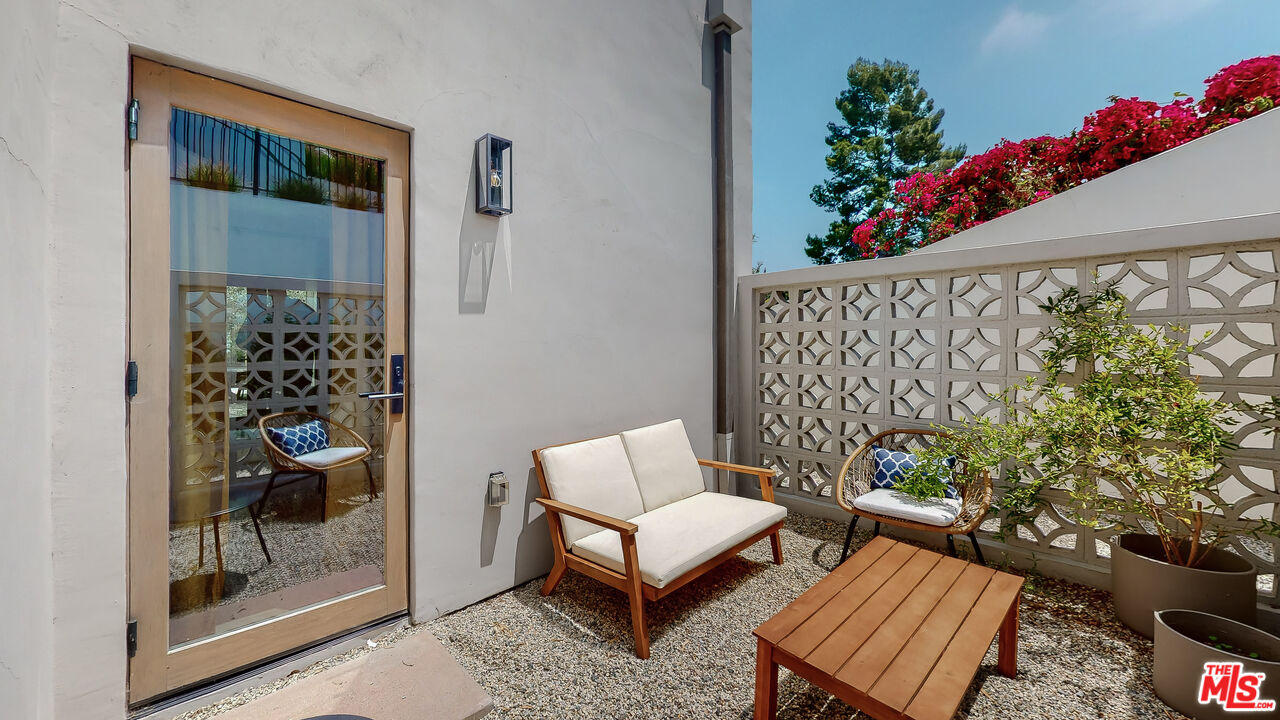 4865 Wicopee Street Los Angeles, CA 90041 - Photo 18 of 43 a living room with furniture and a potted plant