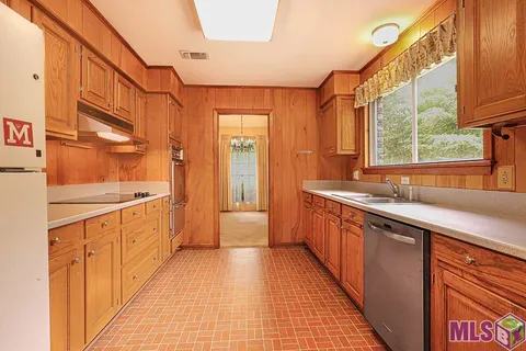 $375,000 | 644 Castle Kirk Drive, Baton Rouge, LA 70808