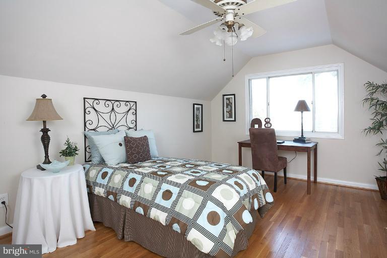 10029 Brunett Avenue Silver Spring, MD 20901 - Photo 16 of 24 Bedroom