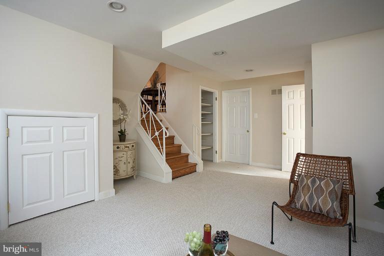 10029 Brunett Avenue Silver Spring, MD 20901 - Photo 19 of 24 Family Room
