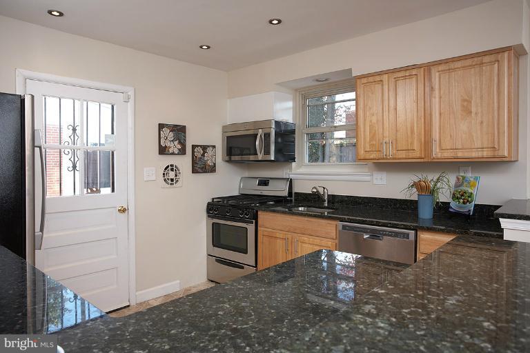 10029 Brunett Avenue Silver Spring, MD 20901 - Photo 7 of 24 Kitchen