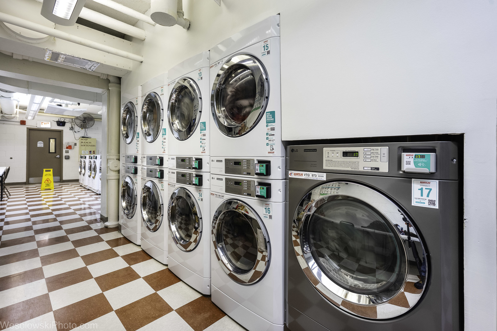 6301 North Sheridan Road, Unit 6C Chicago, IL 60660 - Photo 14 of 20 a view of a washer and dryer in a utility room