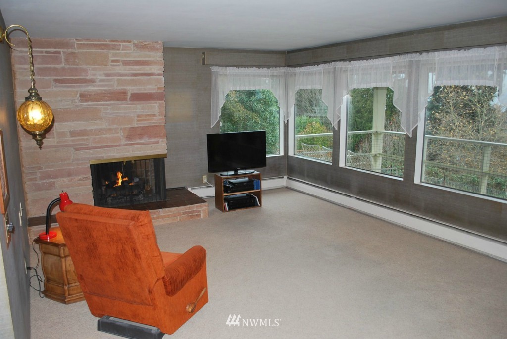 1020 Edmonds Street Edmonds, WA 98020 - Photo 3 of 14 Gallery Image 3