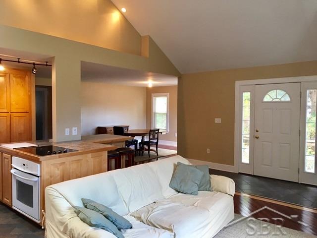5465 Shattuck Road Saginaw, MI 48603 - Photo 2 of 18 Living Room