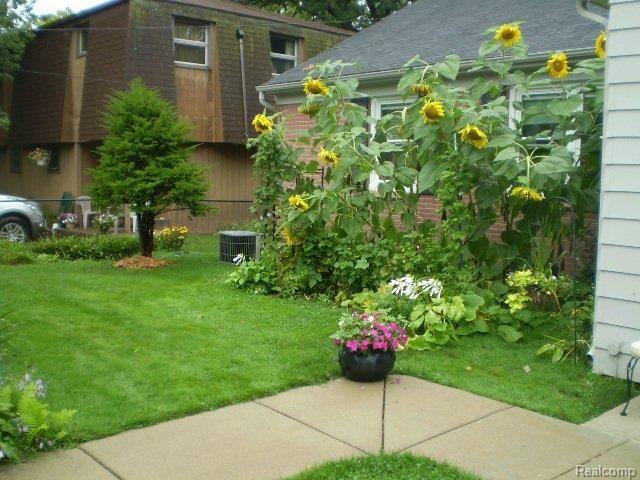 2913 Lansdowne Road Waterford, MI 48329 - Photo 7 of 24