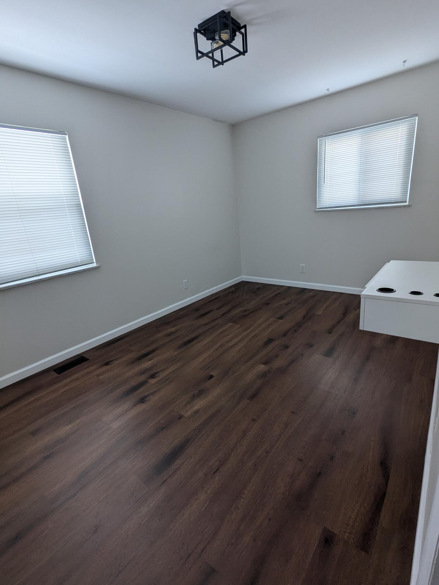 372 Redmond Road Columbus, OH 43228 - Photo 15 of 26 Bedroom 3