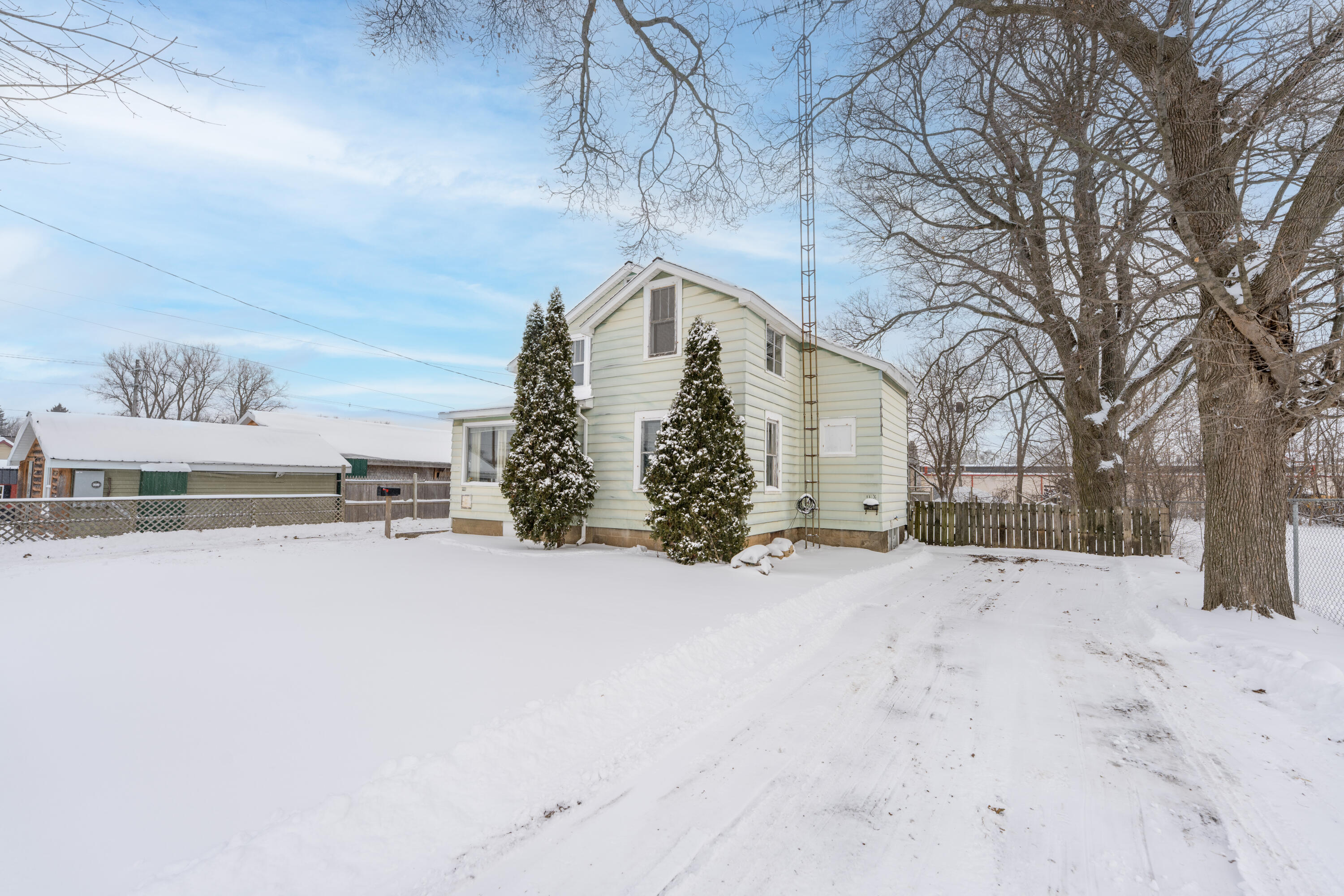 111 Fountain Street Marshall, MI 49068 - Photo 32 of 37 DSC02832-Edit