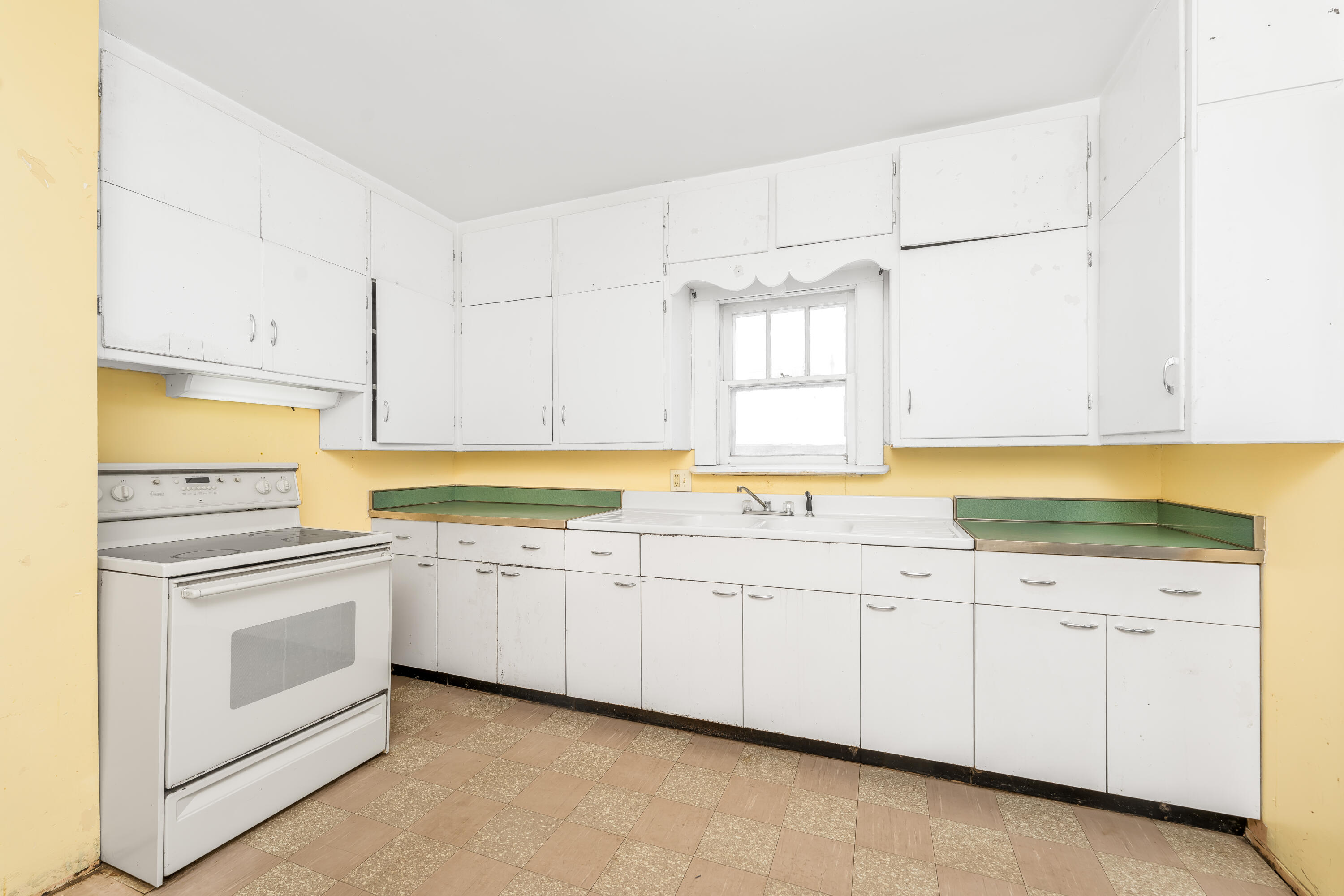 111 Fountain Street Marshall, MI 49068 - Photo 8 of 37 DSC02792