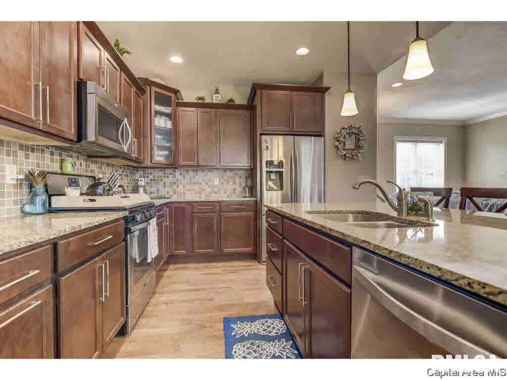 1401 Lake Pointe Court Springfield, IL 62712 - Photo 11 of 35