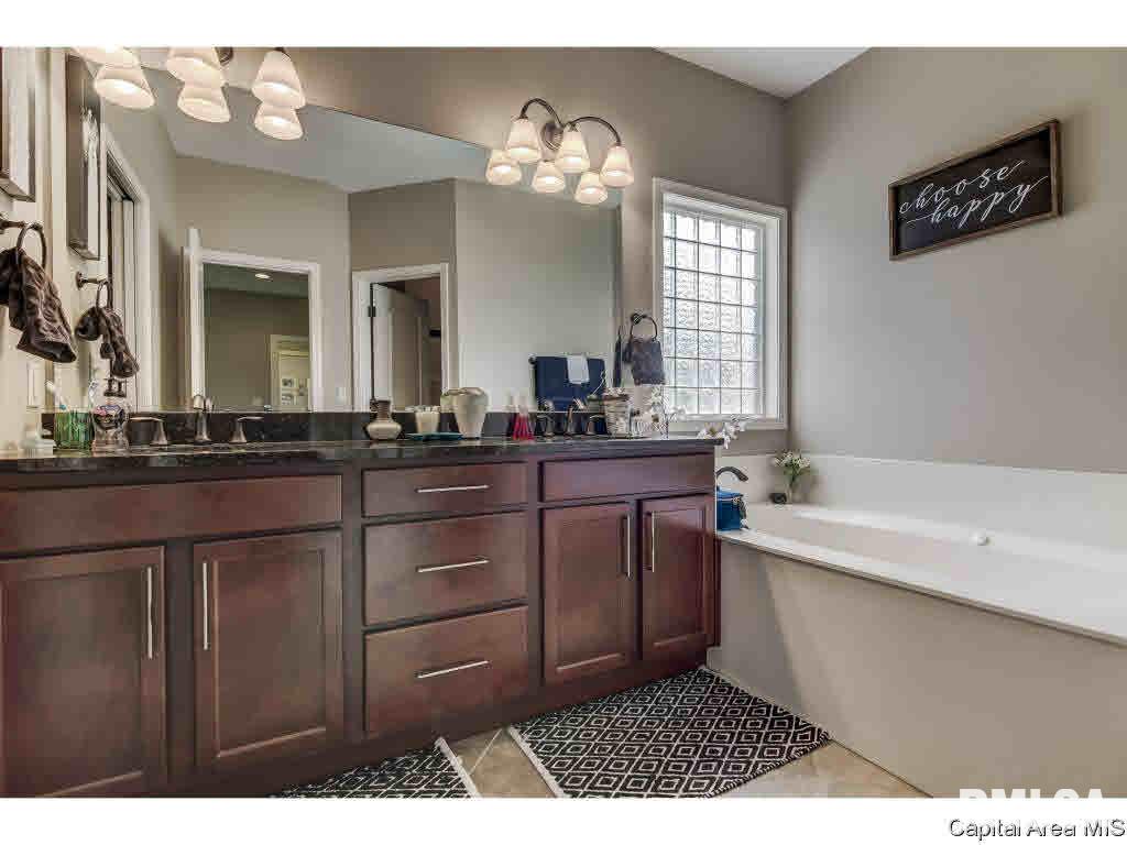 1401 Lake Pointe Court Springfield, IL 62712 - Photo 19 of 35