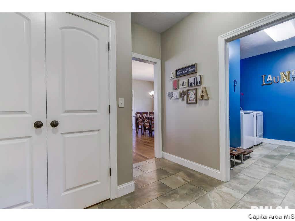 1401 Lake Pointe Court Springfield, IL 62712 - Photo 21 of 35