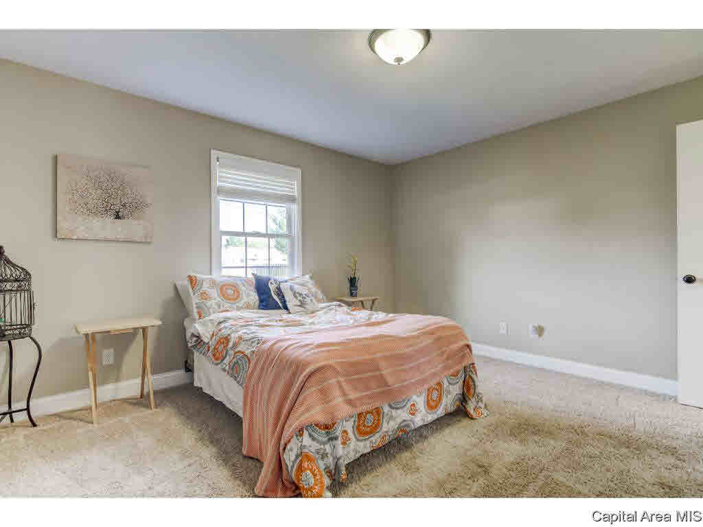 1401 Lake Pointe Court Springfield, IL 62712 - Photo 25 of 35
