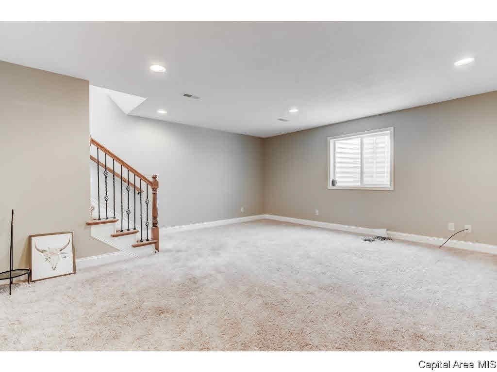 1401 Lake Pointe Court Springfield, IL 62712 - Photo 26 of 35