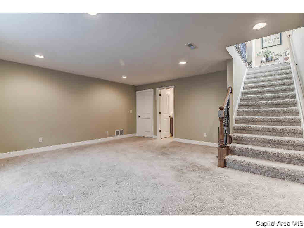 1401 Lake Pointe Court Springfield, IL 62712 - Photo 27 of 35