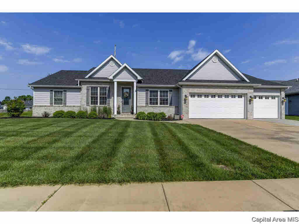 1401 Lake Pointe Court Springfield, IL 62712 - Photo 3 of 35
