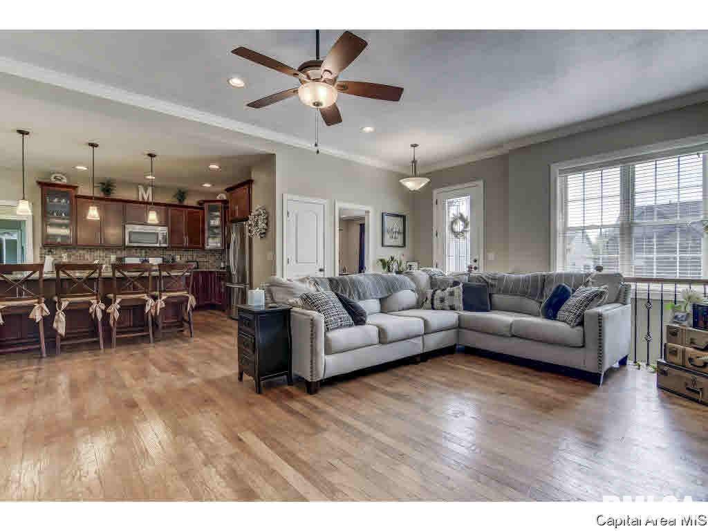 1401 Lake Pointe Court Springfield, IL 62712 - Photo 5 of 35