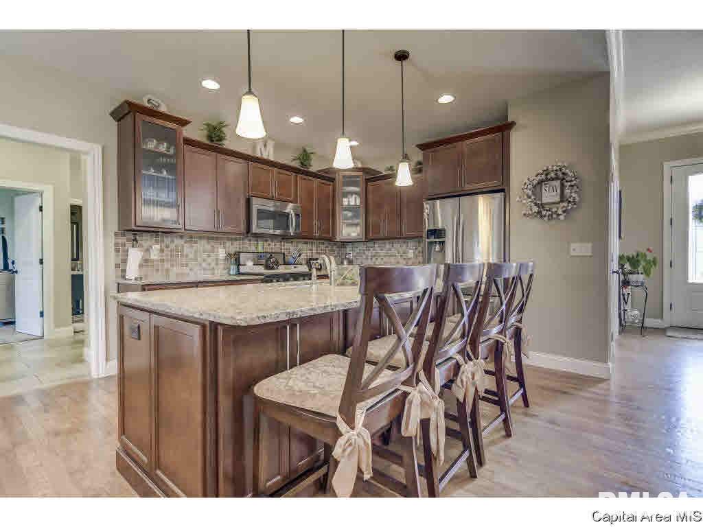 1401 Lake Pointe Court Springfield, IL 62712 - Photo 8 of 35