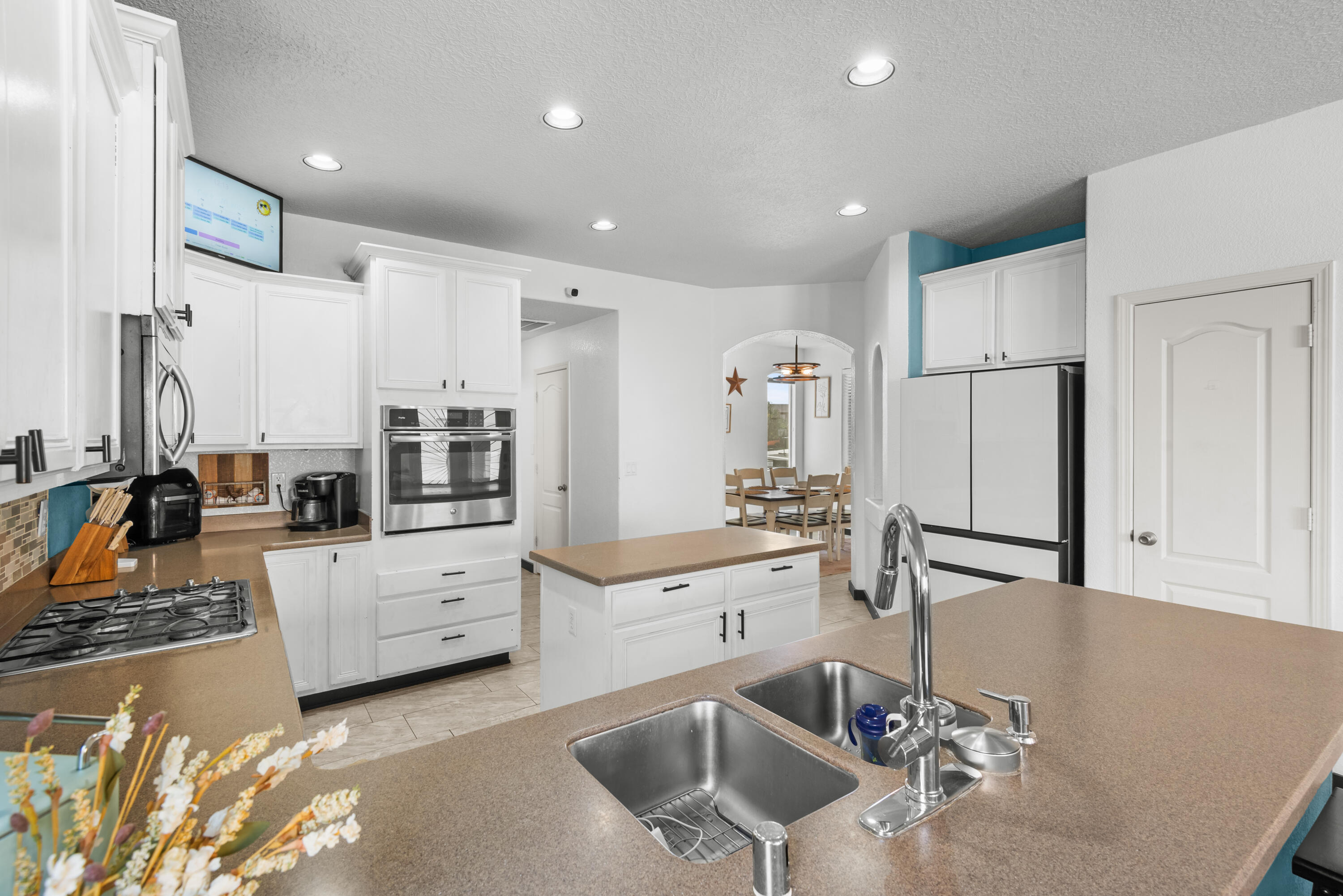 3609 Shiloh Road Northeast Rio Rancho, NM 87144 - Photo 6 of 46 Gallery Image 6