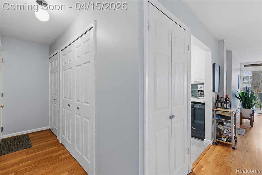 4913 Crooks Road, Unit G1 Royal Oak, MI 48073 - Photo 16 of 23