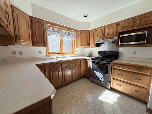 $569,900 | 43 Pleasant Acres Drive, Williston, VT 05495