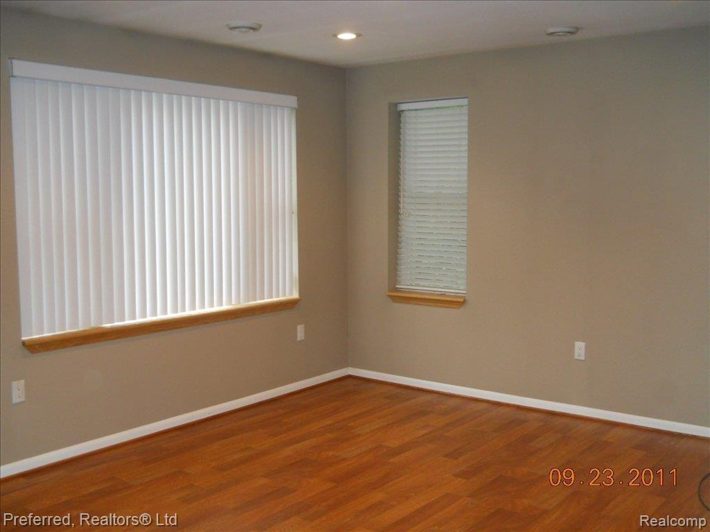 25610 Farmbrook Road Southfield, MI 48034 - Photo 13 of 21 Dining room windows
