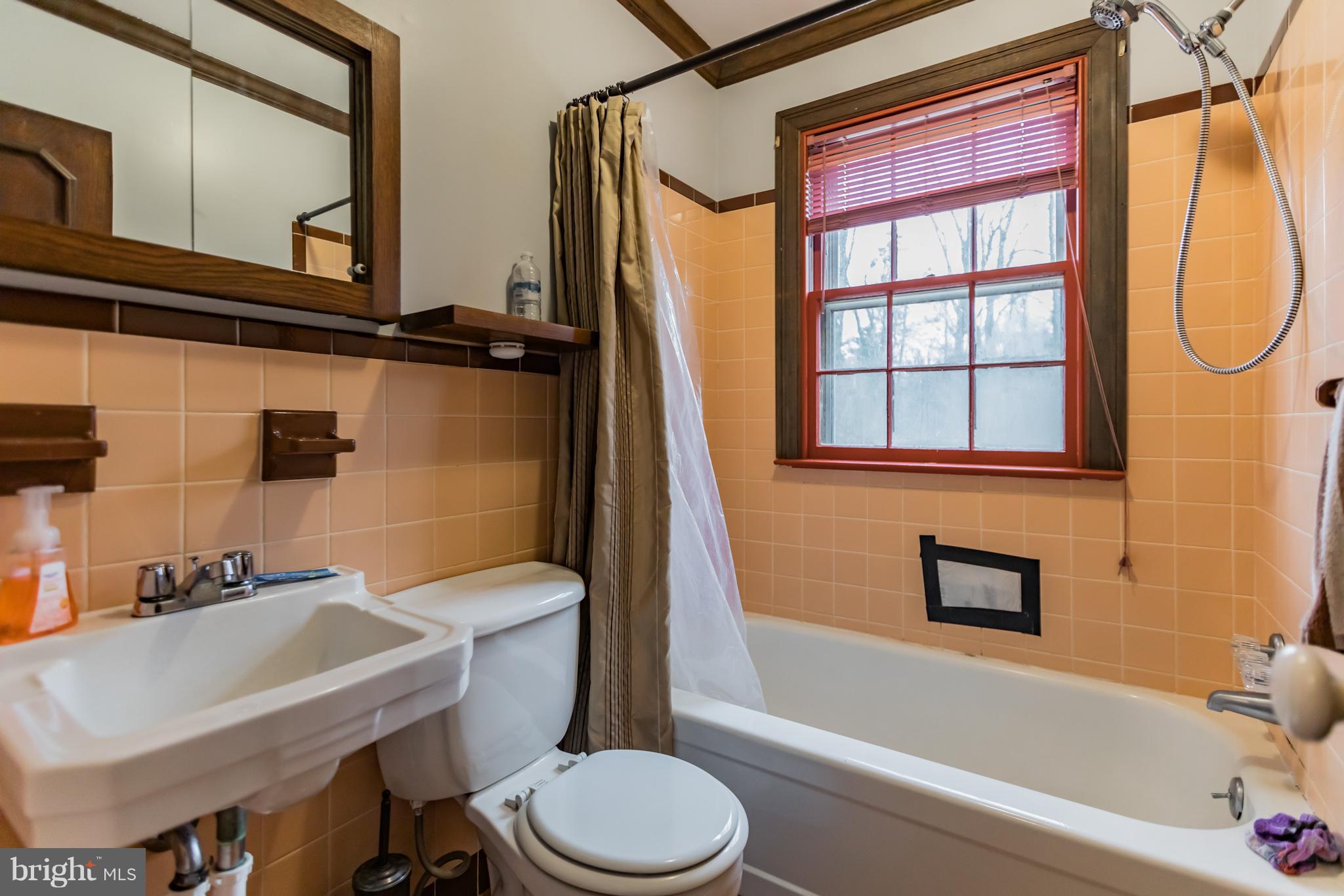 957 Davis Grove Road Horsham, PA 19044 - Photo 17 of 36 Gallery Image 17