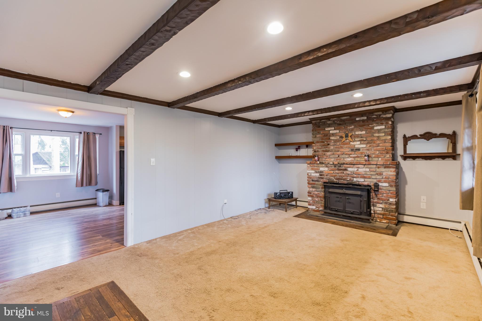 957 Davis Grove Road Horsham, PA 19044 - Photo 3 of 36 Gallery Image 3