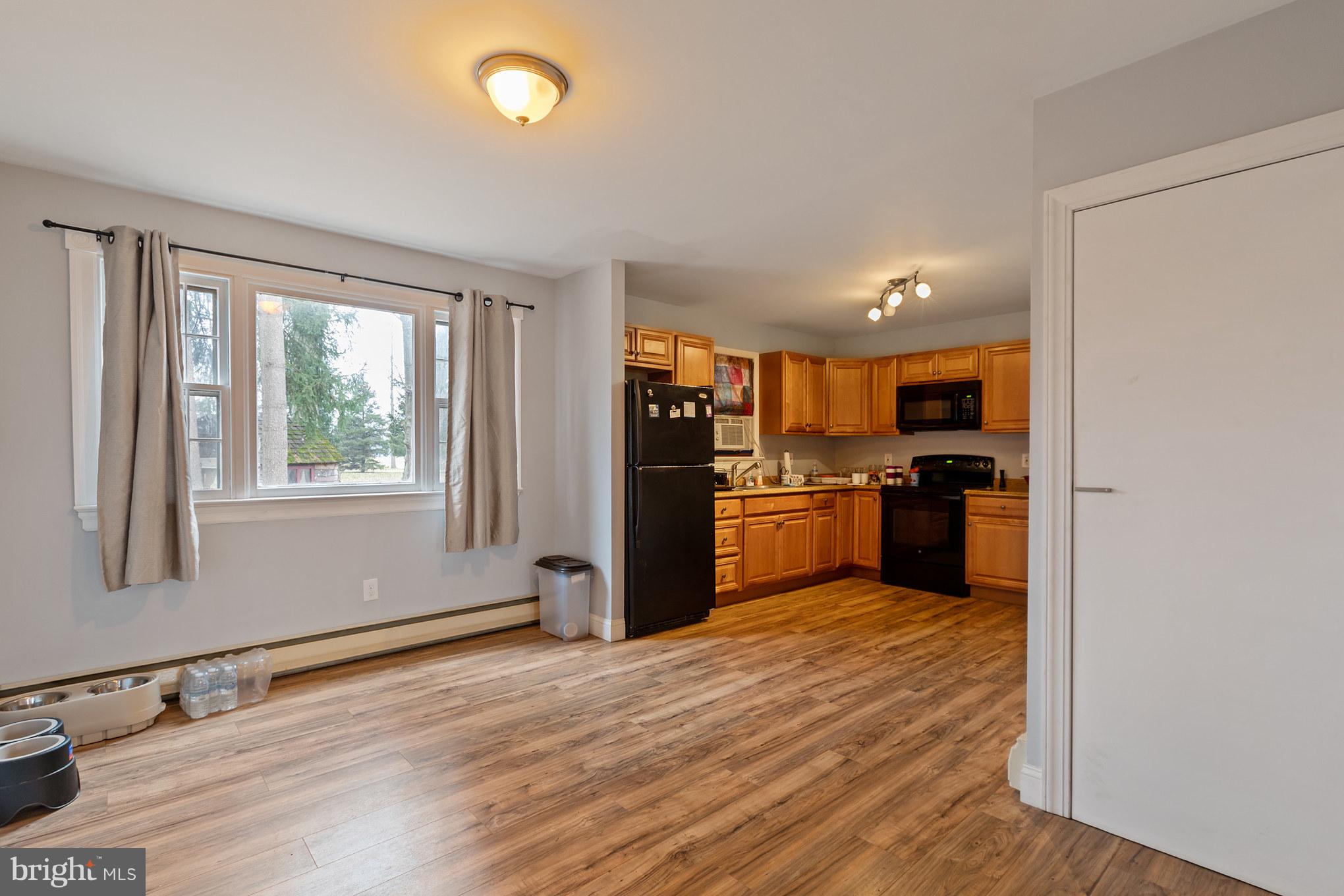 957 Davis Grove Road Horsham, PA 19044 - Photo 6 of 36 Gallery Image 6