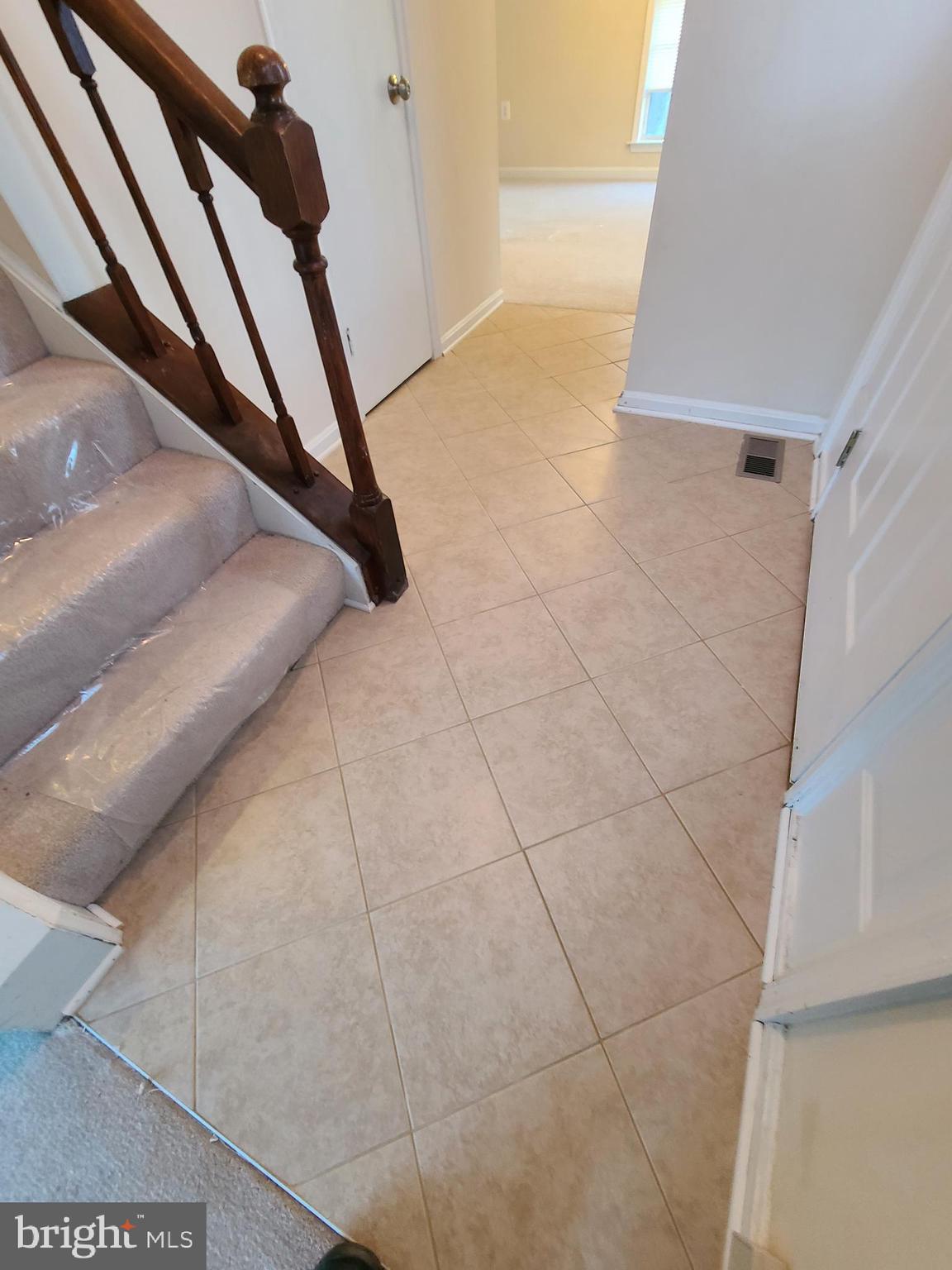 7915 Gambrill Court Springfield, VA 22153 - Photo 2 of 25 Entry