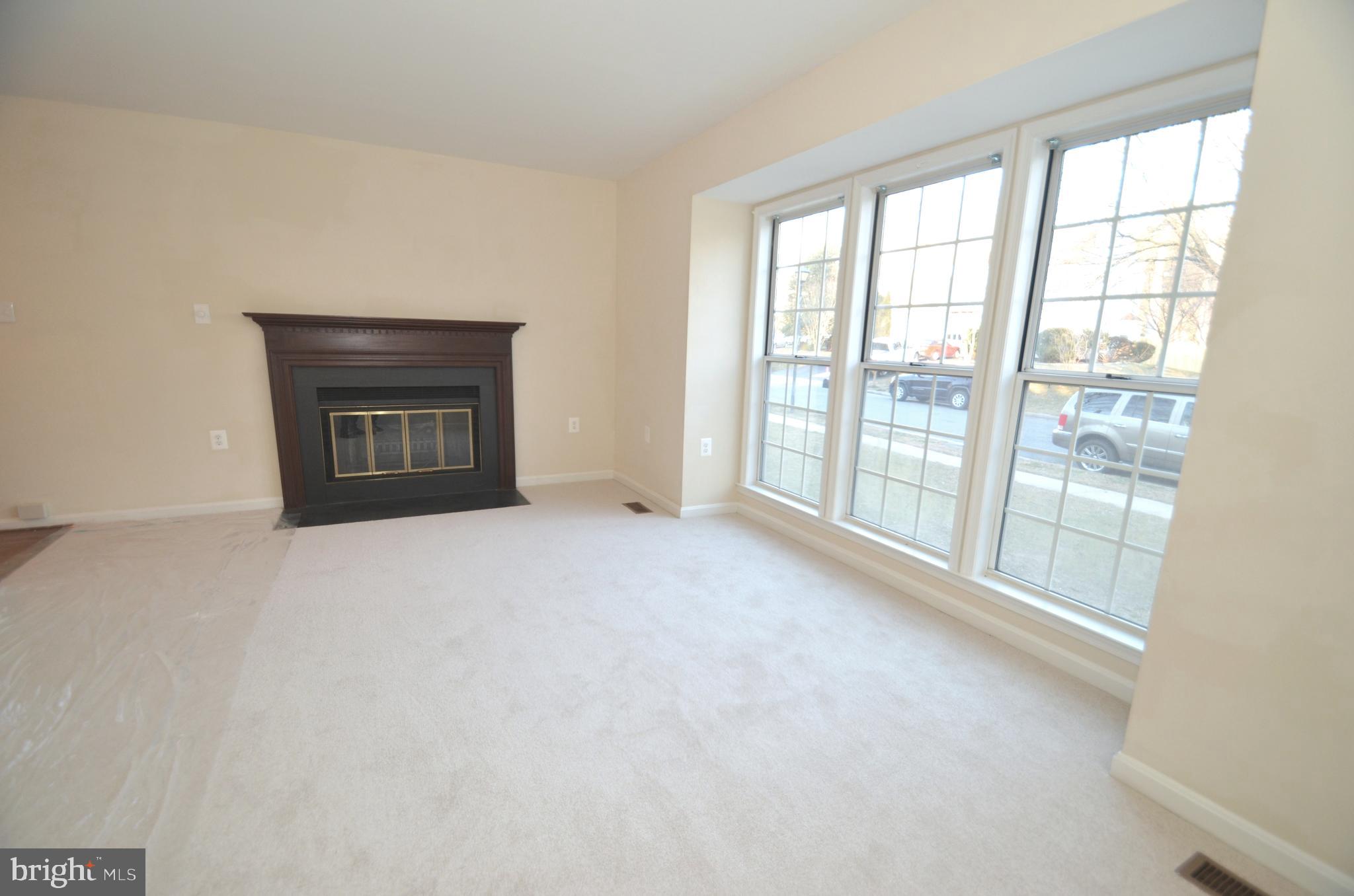 7915 Gambrill Court Springfield, VA 22153 - Photo 3 of 25 Living Room