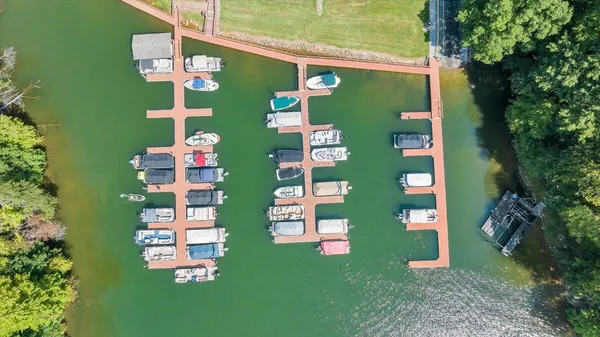 $177,500 | 1085 Bluewater Drive, Unit 115, Moneta, VA 24121