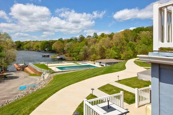 $177,500 | 1085 Bluewater Drive, Unit 115, Moneta, VA 24121