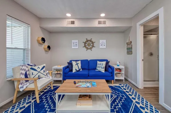 $177,500 | 1085 Bluewater Drive, Unit 115, Moneta, VA 24121