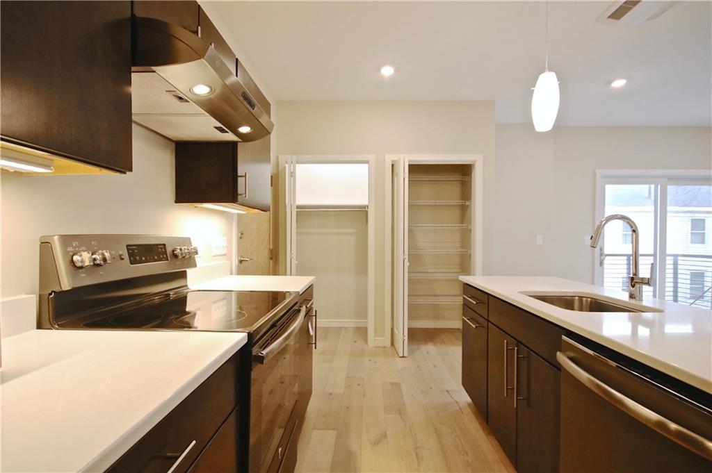 22 Tate Street, Unit 2B Portland, ME 04102 - Photo 11 of 34 Photo