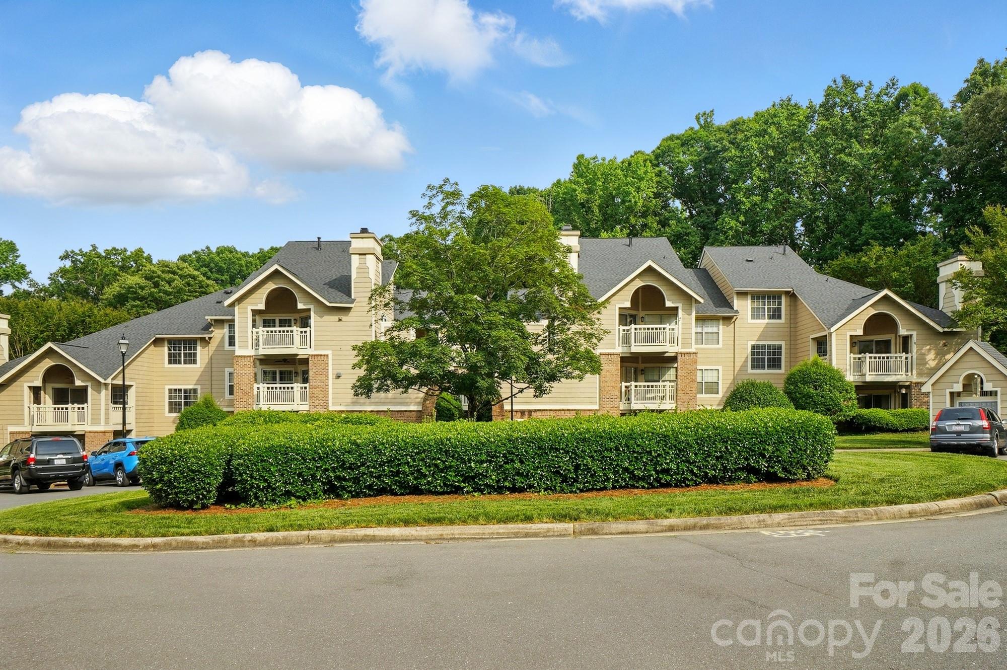 5007 Sharon Road Charlotte, NC 28210 - Photo 4 of 43 Gallery Image 4