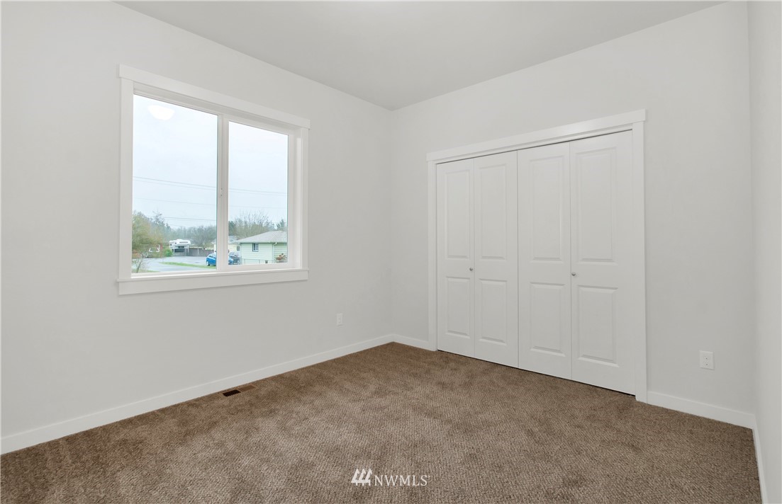 674 Southwest 20th Street Chehalis, WA 98532 - Photo 24 of 29 an empty room with a window