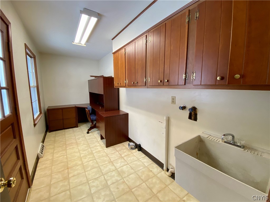 7492 Armstrong Road Manlius, NY 13104 - Photo 20 of 50